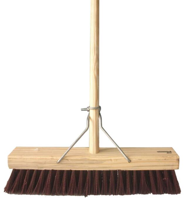 Platform Broom 18 + Handle (Ppb013)
