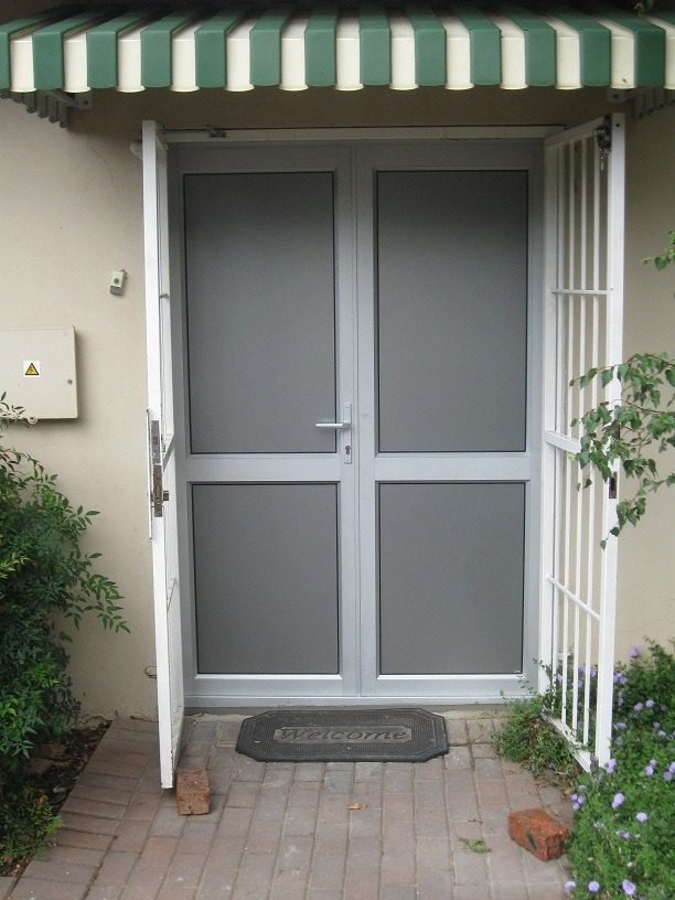 Hinge Door With Mid-Rail (Double)