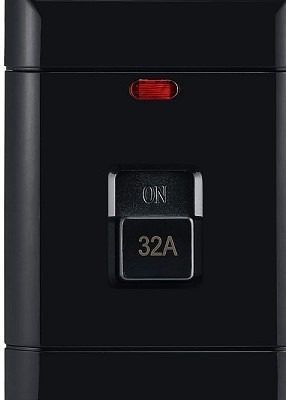 Isolator 32A Dp 100x50 Black